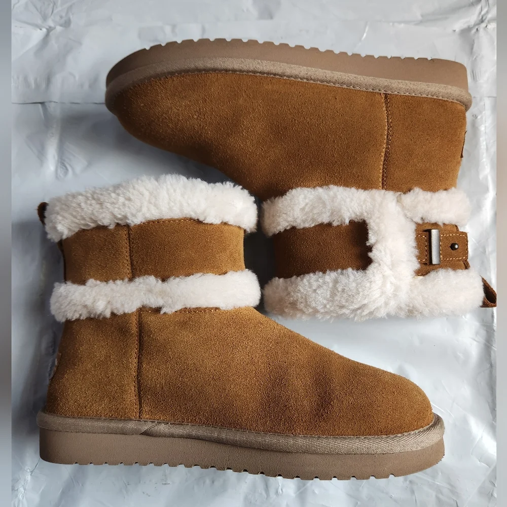 Cozy Tan Shearling-Lined Women's Boots